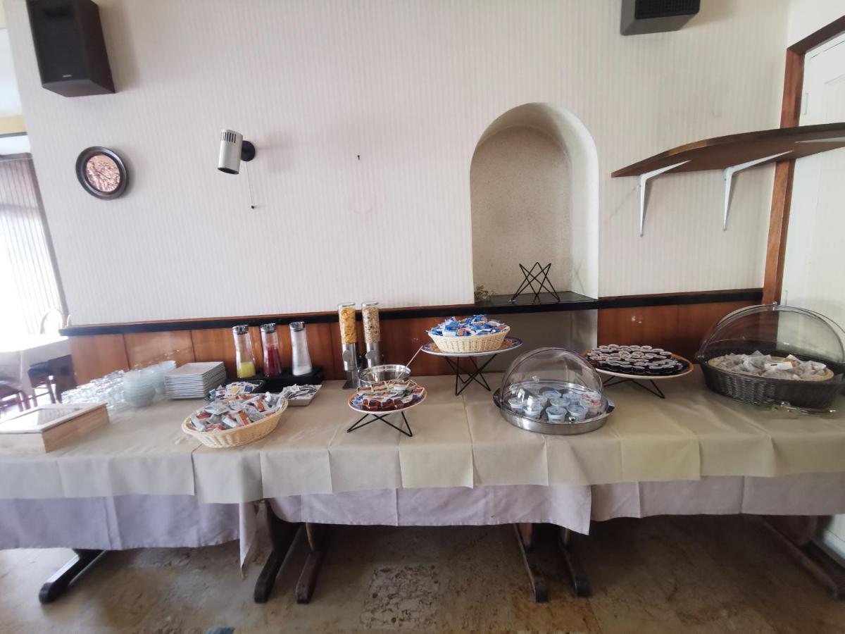 Hotel Le Tourisme Embrun Dış mekan fotoğraf