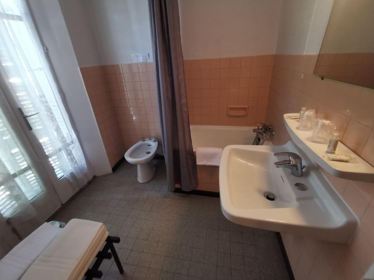 Hotel Le Tourisme Embrun Dış mekan fotoğraf